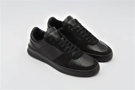 best black sneakers for men.